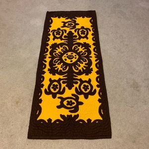 Hawaiian Handmade Quilt Table Runner NWT